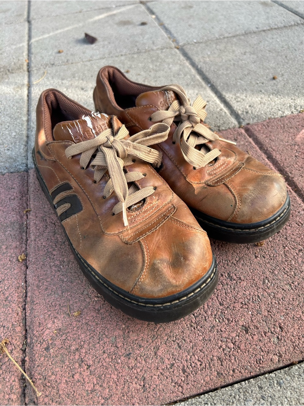 GUC vintage Y2K Sketchers utility sneakers